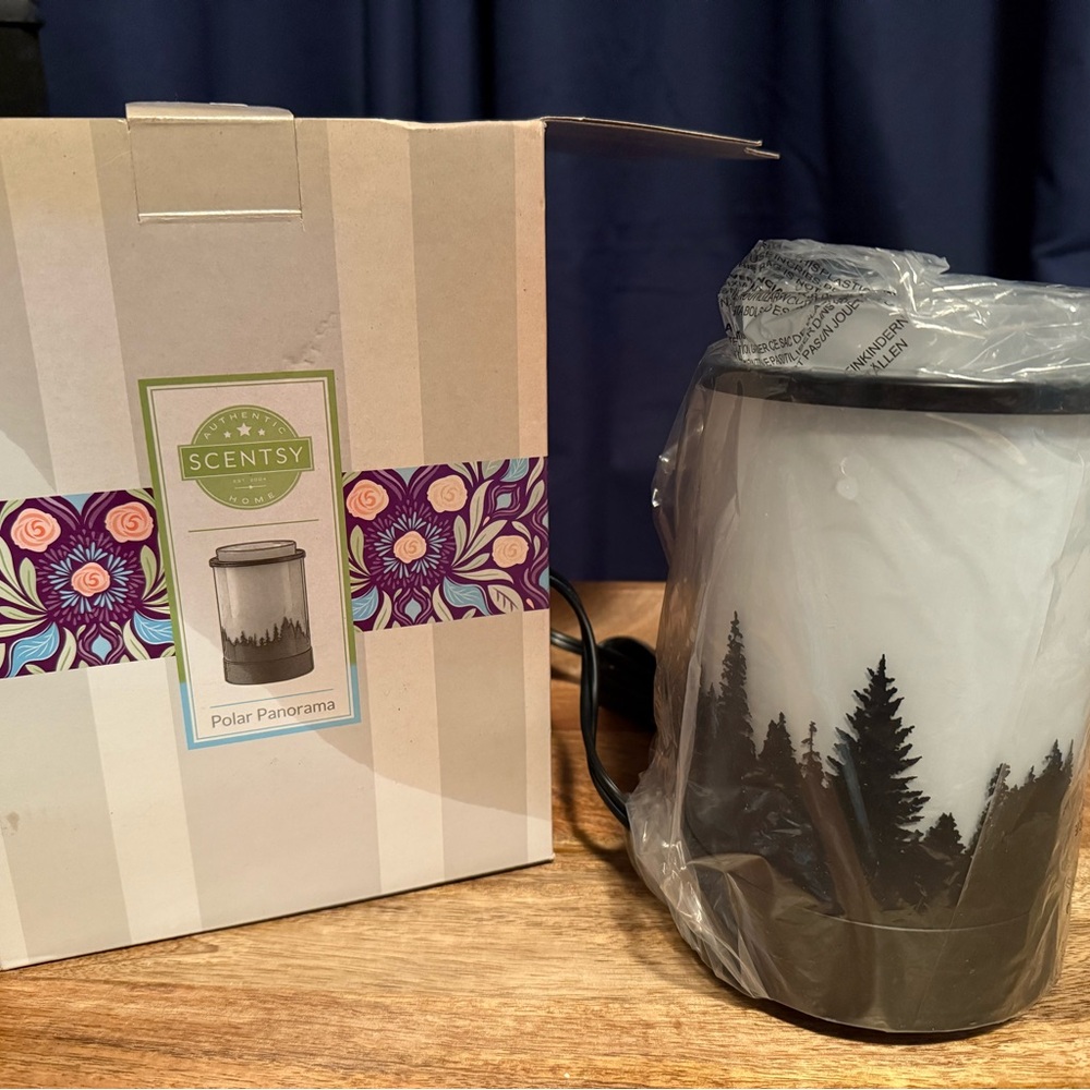 Scentsy Polar Panorama Warmer - Black and White